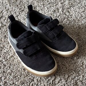 Old Navy Black and Gray Kids Sneakers